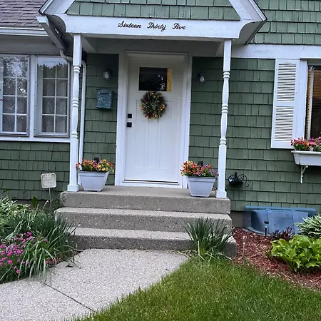 Cozy Cape Cod Villa Grand Rapids Exterior photo